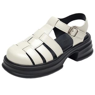 贾不假凉鞋女夏季2023新款设计感小众复古沙滩防滑包头粗跟罗马鞋