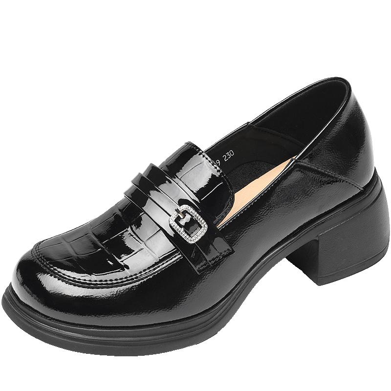 信诺妈妈鞋子英伦风漆皮乐福鞋女粗跟黑色单鞋小皮鞋2026春季新款