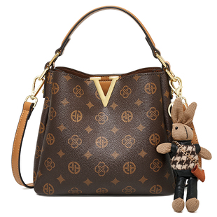 奥康水桶包女2026新款大容量手提包妈妈单肩包女款斜挎包新年礼物