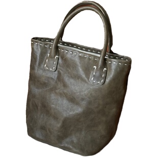 本初与象沫宝家原创小众头层牛皮雾蜡皮水桶包真皮手提斜挎小包