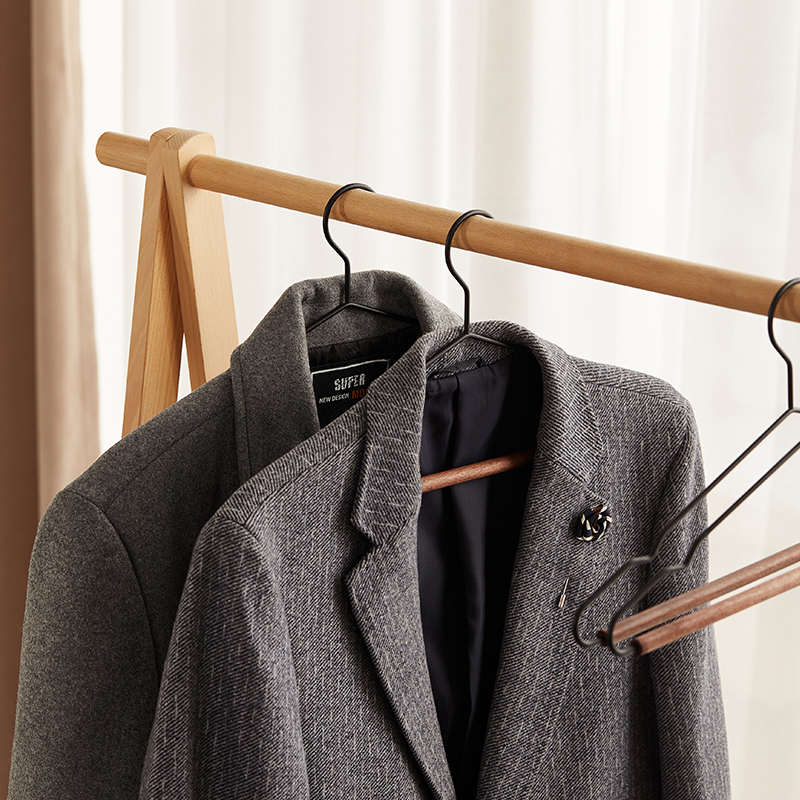 衣架家用挂衣架卧室衣柜衣挂无痕防滑晾衣架木质大衣服架衣服撑子