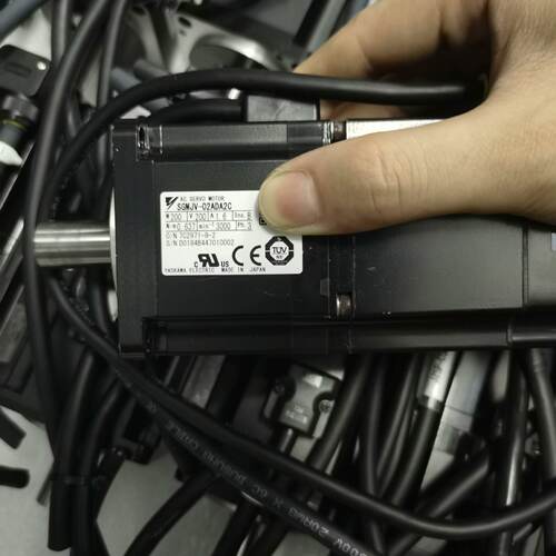 【询价】安川SGMJV-02ADA2C，几乎没用过，件，适用