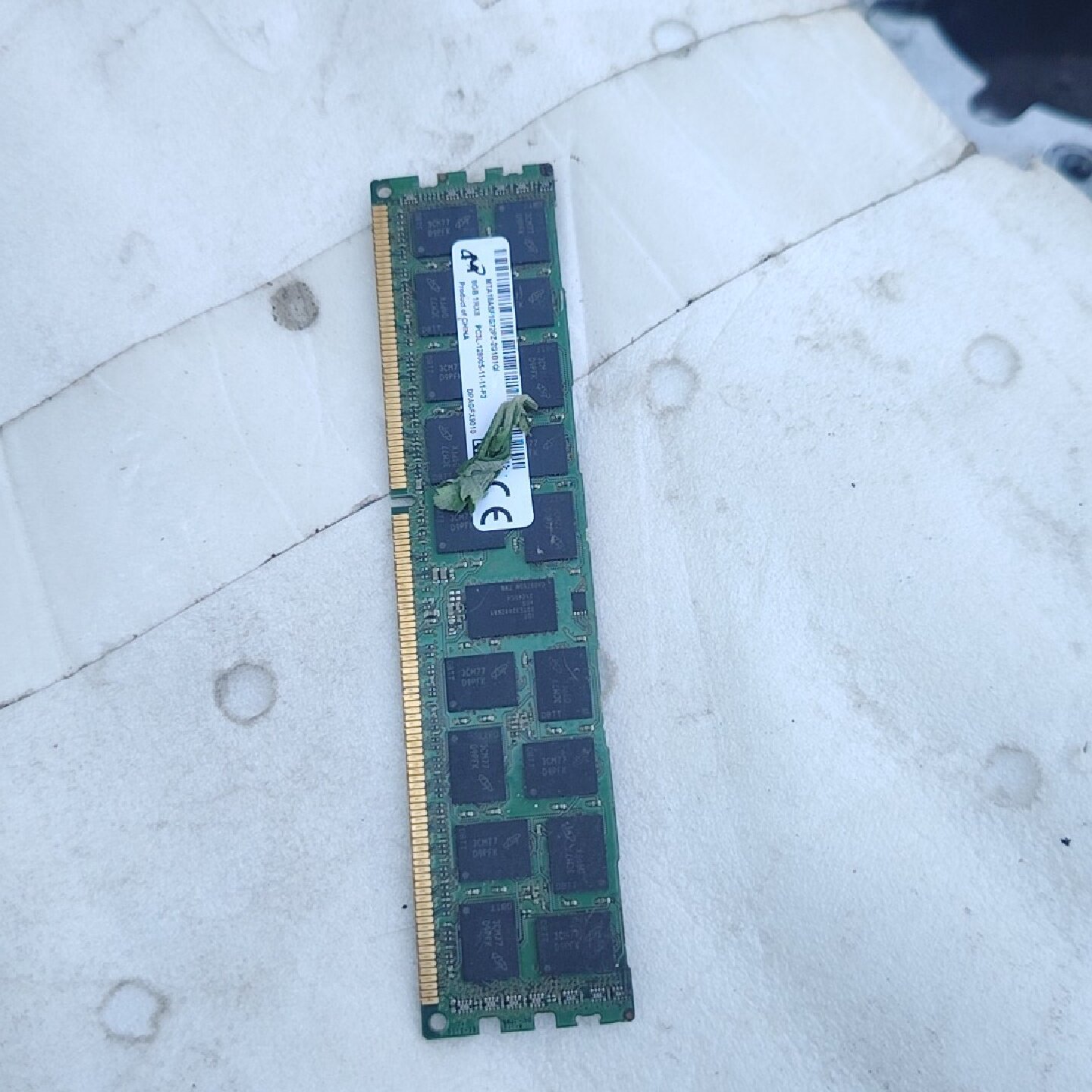 镁光DDR38GB服务器内存条16PC3L12800S议价