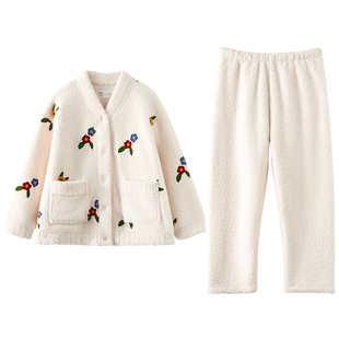 红豆女桂花绒睡衣加绒加厚绣花防静电外穿珊瑚绒法兰绒家居服套装