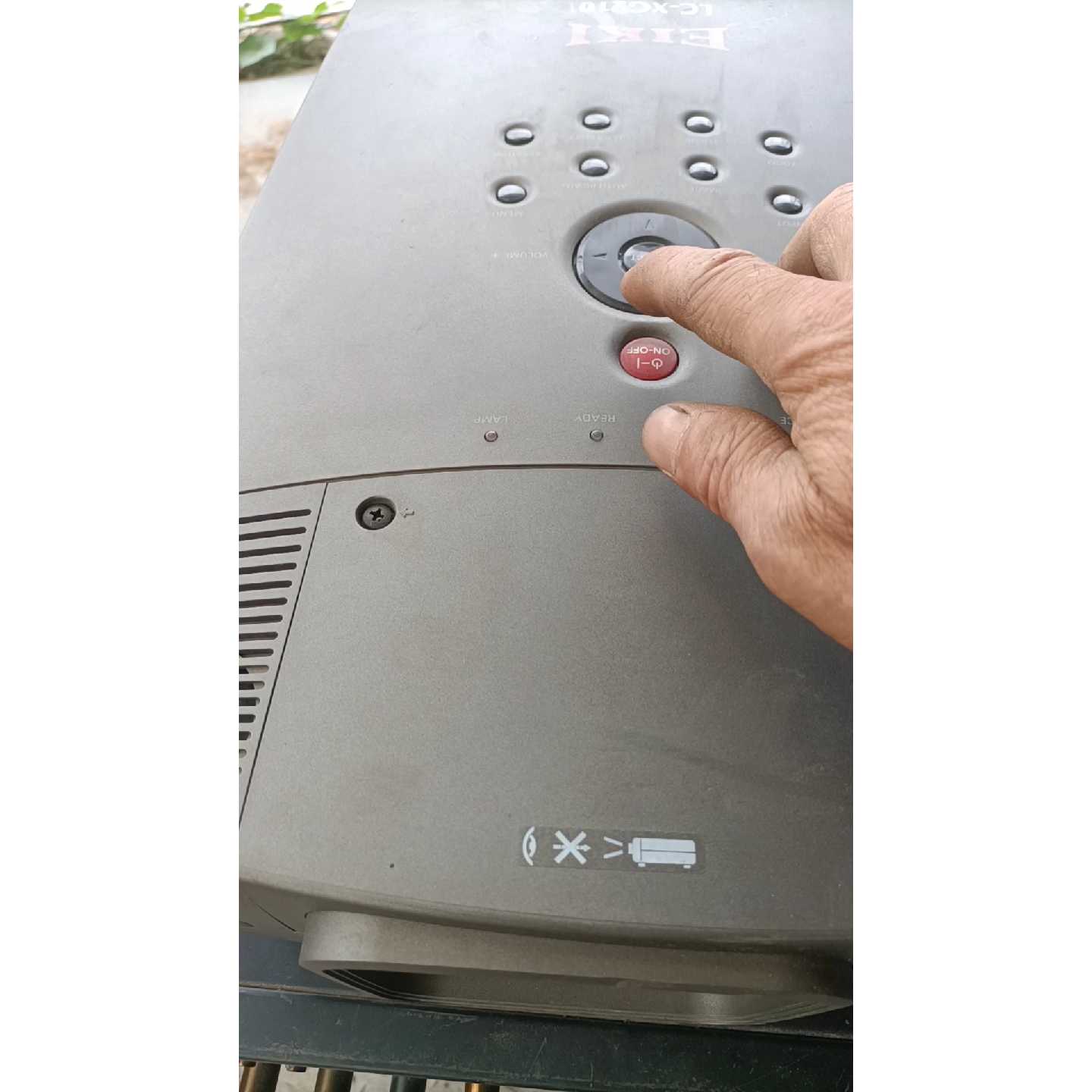 议价进口爱其LC一xG210,通电开机亮,风扇运转正