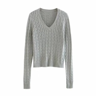 春秋短毛衣灰色V领长袖修身针织衫百搭时尚百褶格子裙休闲通勤女