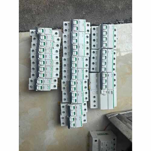 议价4PC25安空气开关维修