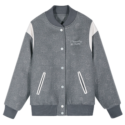 落落狷介灰色棒球服女小个子