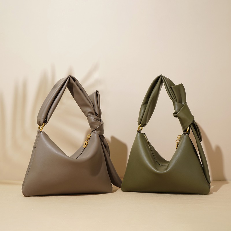 新品 2025小众新款真皮高级个性女包单肩斜挎大容量高级手提牛皮