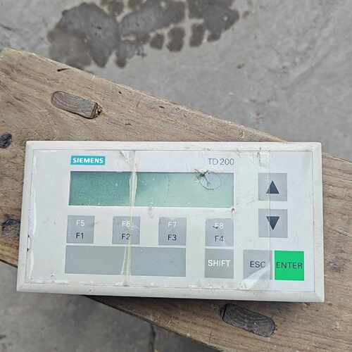 询6ES7 272-0AA20-0YA0 显示屏一个，成色如图