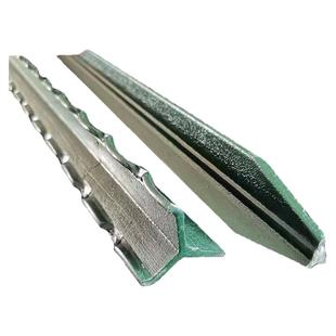 铁丝网立柱围栏杆防锈三角铁柱牛栏网勾花网实心铸铁尖头柱子加厚