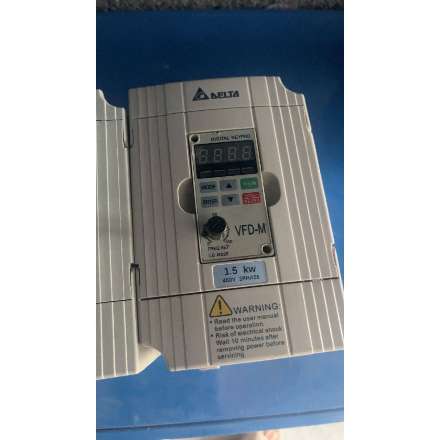 议价拆机台达VFD-M系列变频器,型号VFD015M43B,1.