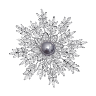 D.M.D/迪曼达银色雪花胸针高档女精致气质设计感胸花别针百搭配饰