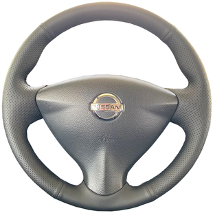 适用于11款日产骐达方向盘套真皮骊威 NV200把套手缝专用全包款