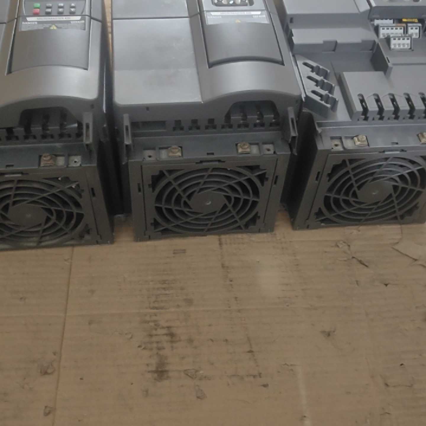 议价拆机西门子420变频器，实物图片具体看图，功能正常，缺面板