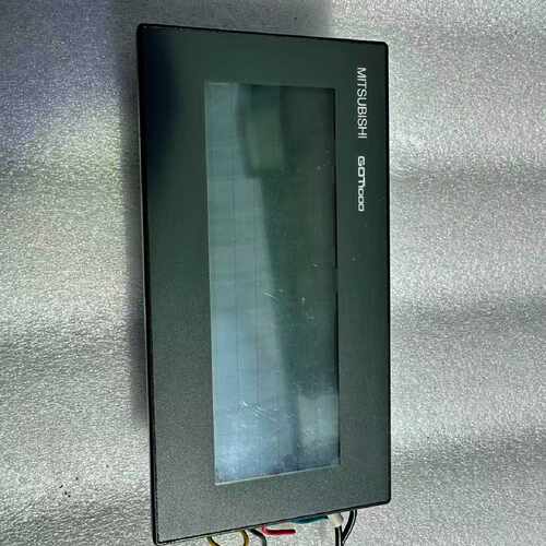 议价三菱触摸屏GT1030-LBDW2，品相很不错，功能包好。