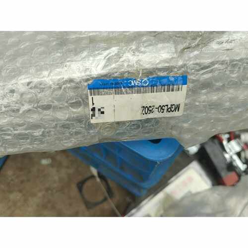 议价原装日本SMC三杆导杆气缸MGPL50250Z全新未使用有维修