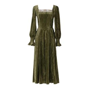 枕梦村庄 关键词 复古法式少女精致花边丝绒中长款优雅方领连衣裙