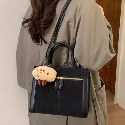 斜挎包女式2025新款高级感手提包包小众单肩包大容量通勤托特包潮