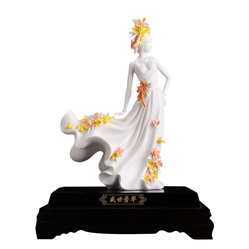 《盛世芳华》古典美女客厅摆件