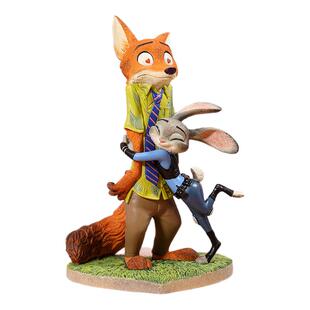 enesco疯狂动物城手办朱迪尼克拥抱摆件尼克狐兔朱迪三八节礼物