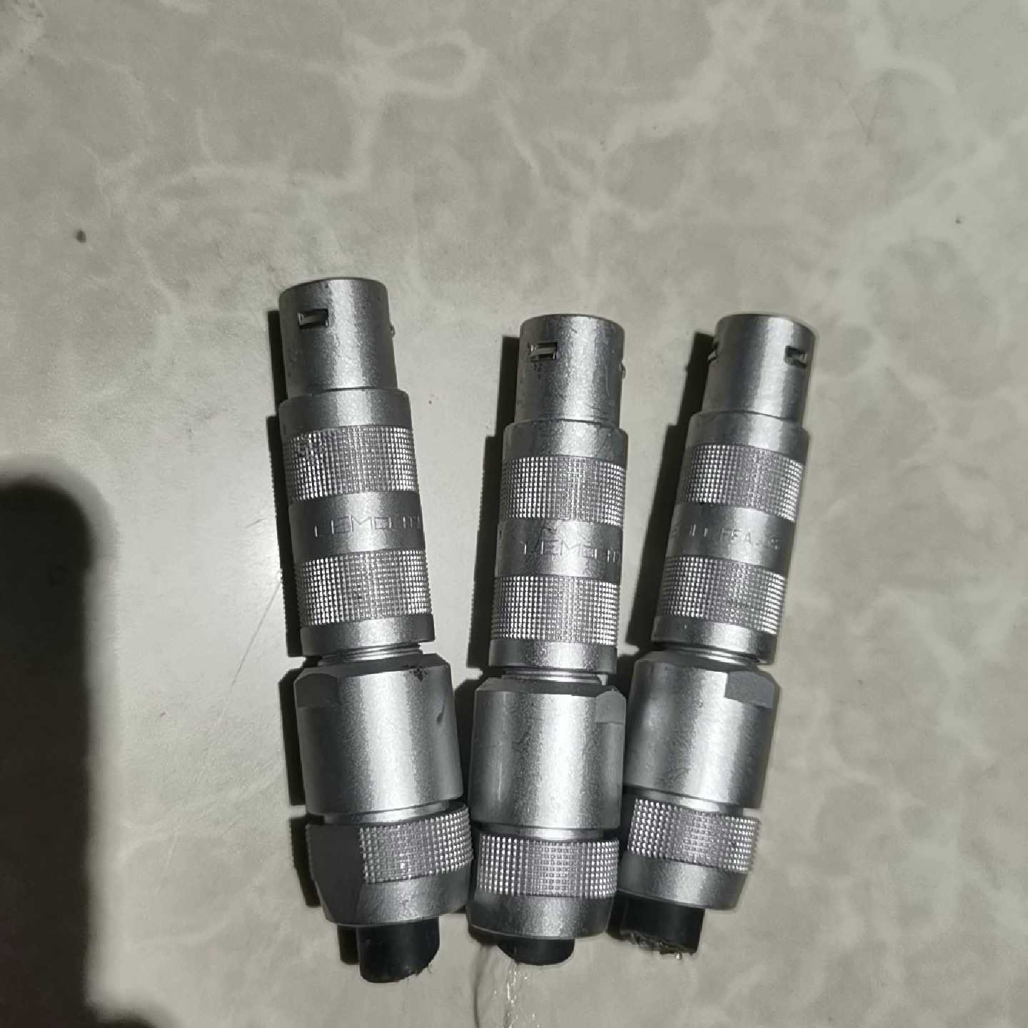 议价-雷莫高级镀金接头三个一共的价格。