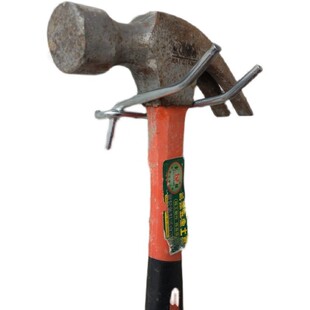 洞洞板五金挂钩  家用挂钩  多孔板挂钩  挂钳子圆孔盒子塑料盒子