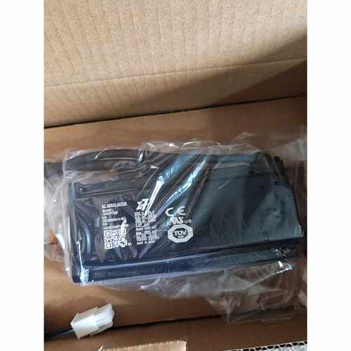 询SGM7J04AFC6E伺服电机实物图拍照200V三相供