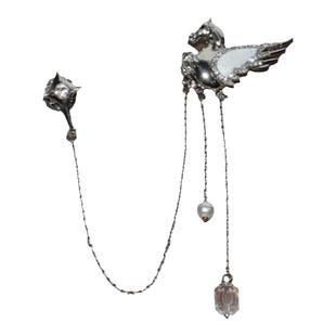 复古镶钻卡通飞马胸针男女水晶流苏链条个性高档气质西装别针配饰