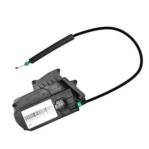 芸航特斯拉model 3y电吸门电动把手四门发光拉手前备箱改装配件丫