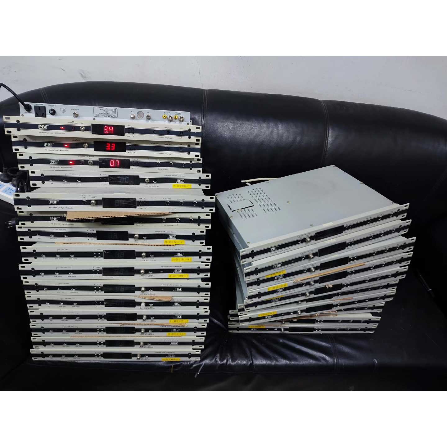 非标价PBIPBI捷变邻频调制器PBI4000MUV捷变邻修理