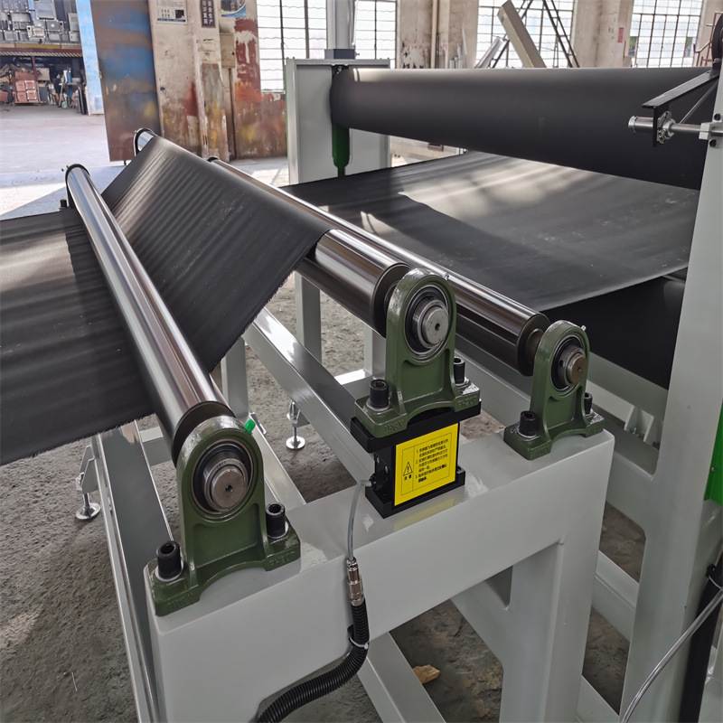 厂家无纺布（梭织布）塑料片材纸张恒张力收放卷机（自动纠偏）