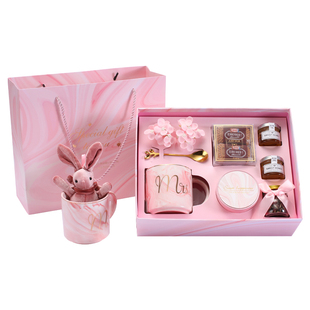 婚礼伴手礼盒结婚回礼庆用成品创意姐妹团女伴娘喜糖礼盒装含糖果