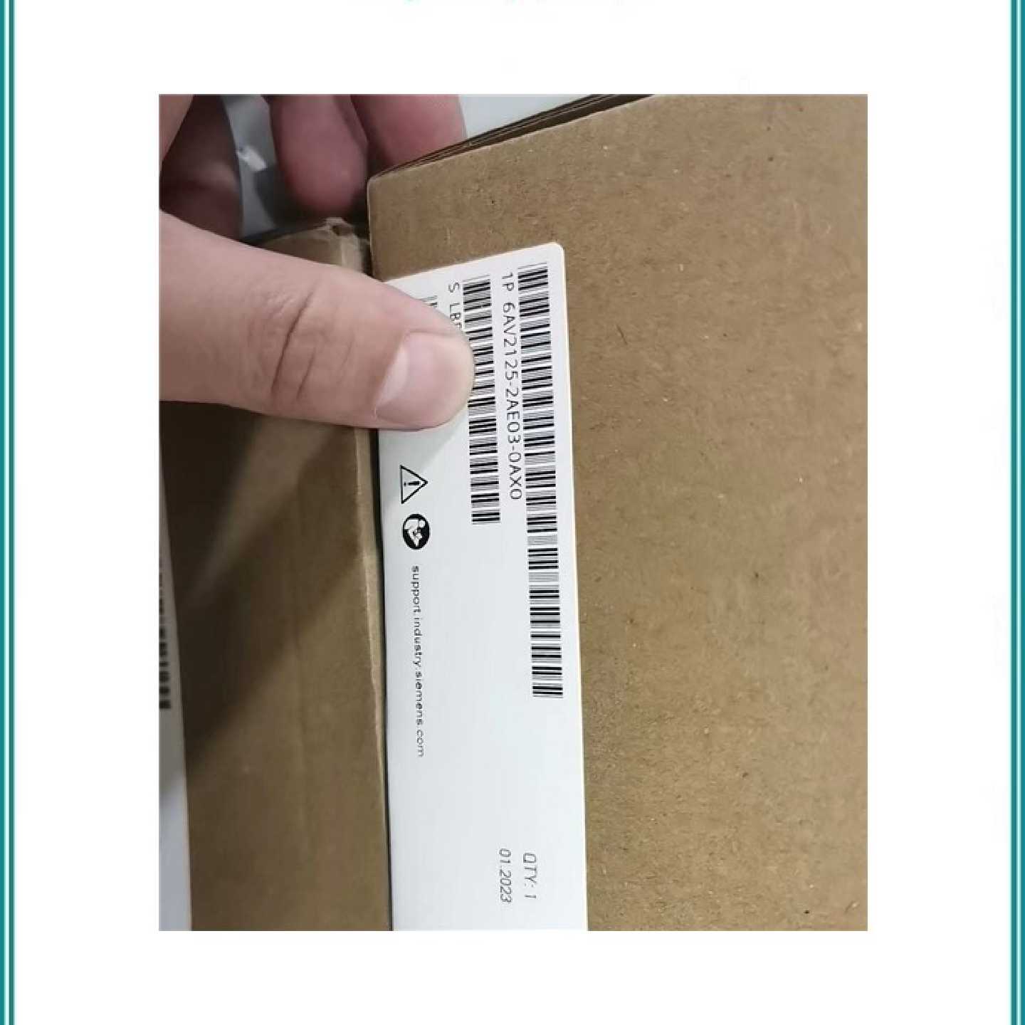 议价1P6AV2125-2AE03-0AX0西门子SIMATICHMI接线盒6AV21252AE030A - 实物图