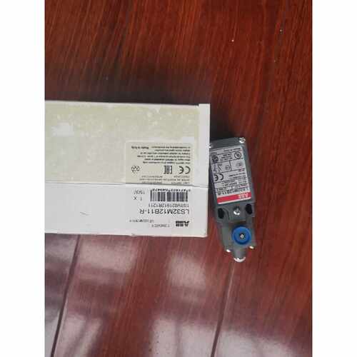 【请询价】全新A限位开关LS32M1211R