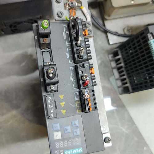 溢价-SINAMICS V90伺服驱动器，型号6SL3210