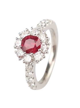 中古95新日本进口商品泰国椭圆型切工群镶钻石红宝石铂金戒指