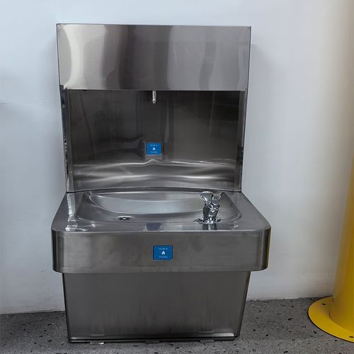 户外直饮水机 壁挂不锈钢制冷过滤一体公园景区商场学校直饮水台