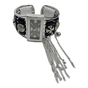 时尚宽版皮革拼接十字架钟表流苏手镯ins冷淡风高级感手环手饰女