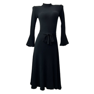 法式半高领针织连衣裙女秋冬新款气质修身显瘦百搭长袖打底A字裙