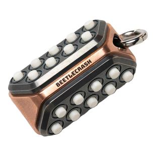 傲娇的老铁匠爆破甲虫草莓 指尖陀螺手指解压玩具黑科技捏捏乐edc