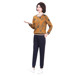 妈妈秋冬打底衫卫衣洋气运动套装新款宽松中老年人貂绒上衣服