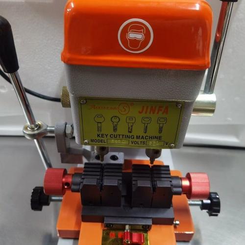 高精度钥匙机打孔内外铣槽399B上海金发全钢万能夹具钥匙复制机