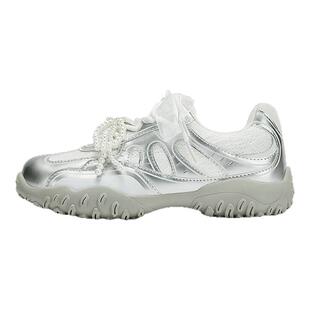 达芙妮银色珍珠蕾丝德训鞋2026新款春季透气板鞋厚底运动休闲鞋女