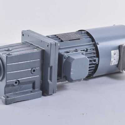 GST05-2M VBR 090C32 / MDEMA1M 090-32 Lenze - 二手 - 含 保修