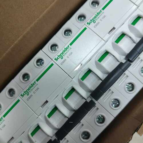 【议价】2P开关A9F18210  iC65N C 10A有1