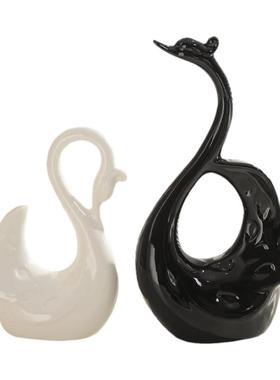 北欧陶瓷天鹅装饰摆件