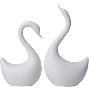 德化陶瓷白天鹅一对情侣礼物家居客厅装饰送朋友结婚新婚婚房礼品