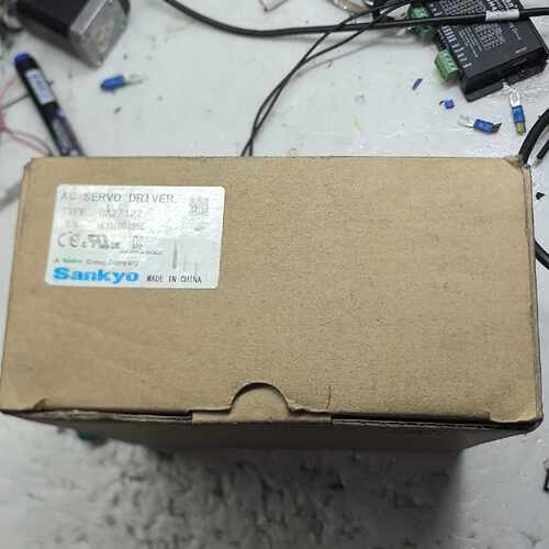 议价全新带包装三协DA2Z122伺服驱动器维修