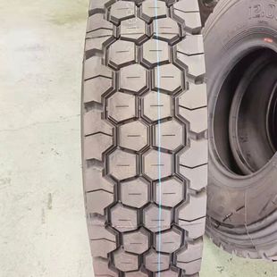 1000R20汽车轮胎钢丝胎中短途货车自卸车轮胎花纹防扎抗压1000r20